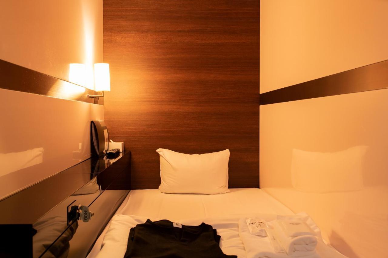 First Cabin Haneda Terminal 1 Токіо Екстер'єр фото
