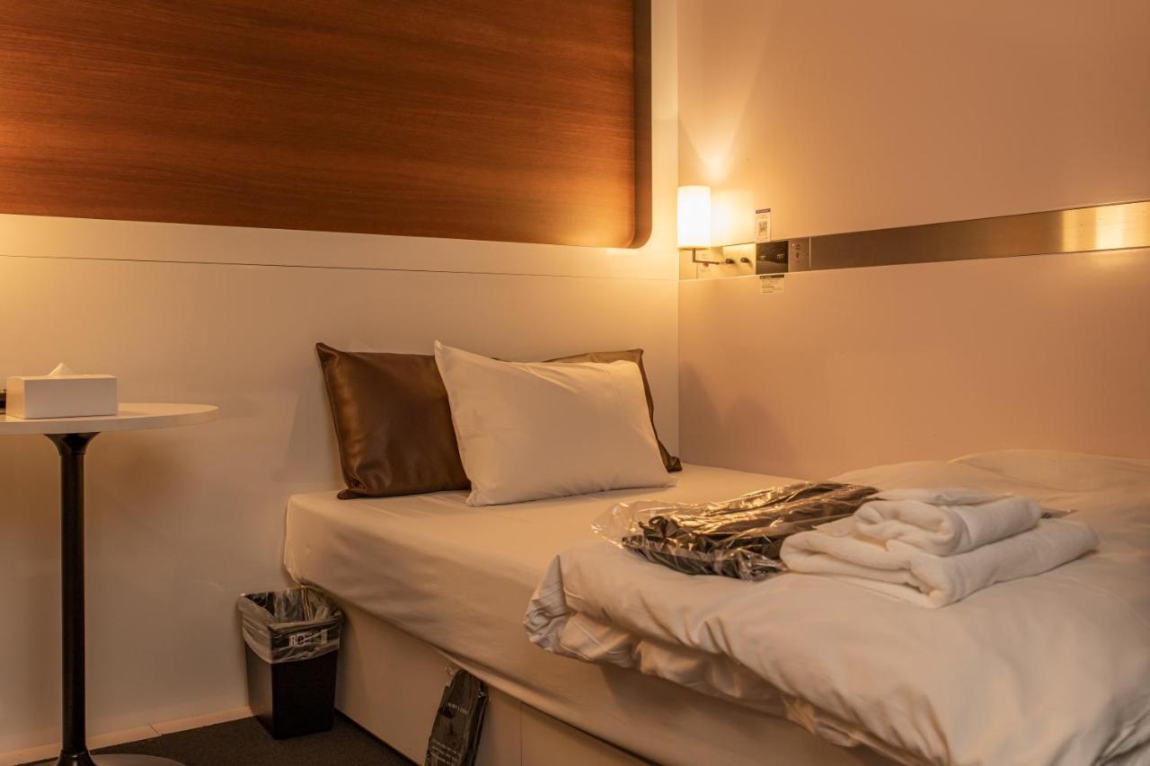 First Cabin Haneda Terminal 1 Токіо Екстер'єр фото