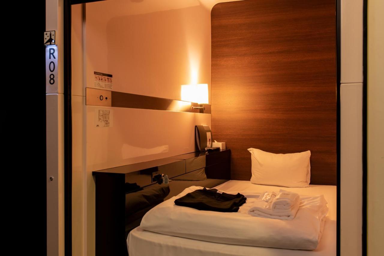 First Cabin Haneda Terminal 1 Токіо Екстер'єр фото